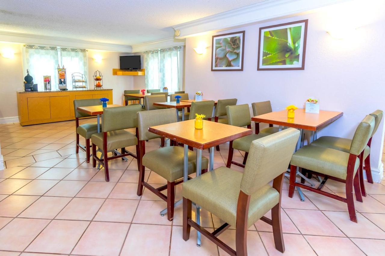 La Quinta Inn By Wyndham Clute Lake Jackson Eksteriør bilde